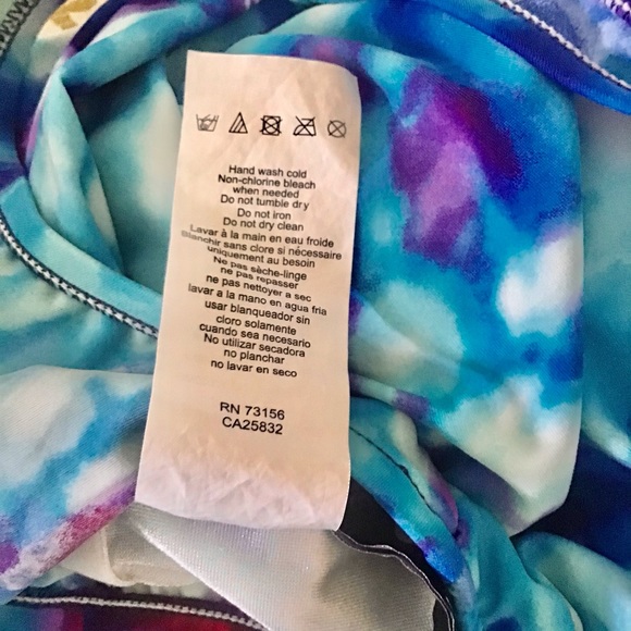 Maxime one piece multi color size 14 ruched in the middle blue, purple wine 🌺🌺 - Picture 6 of 9